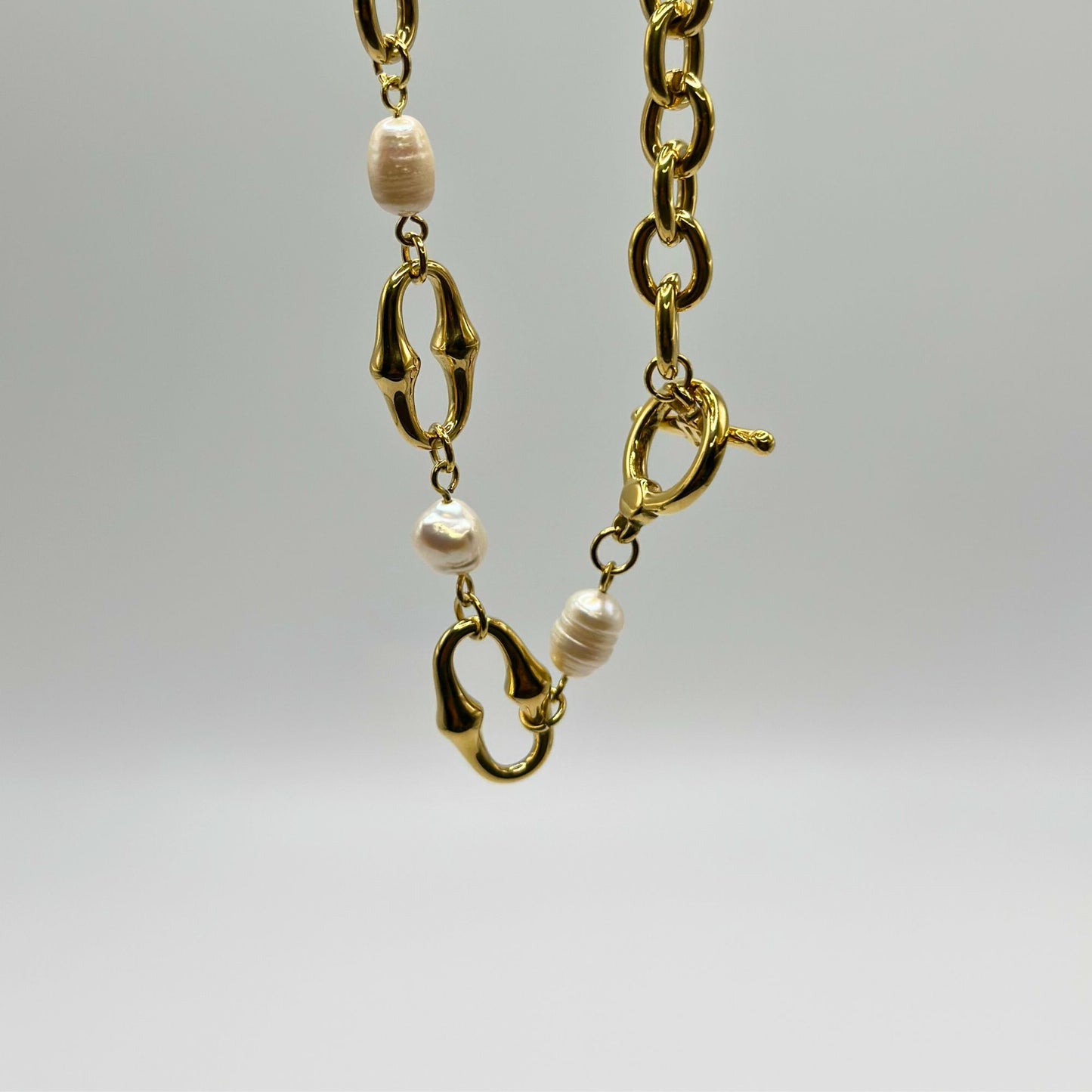 Urban Pearls Necklace