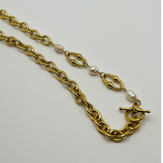 Urban Pearls Necklace